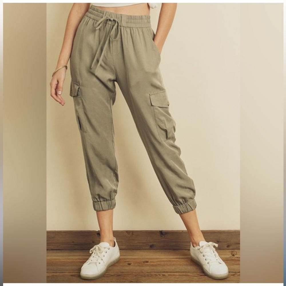 Dress forum, olive green cargo pants